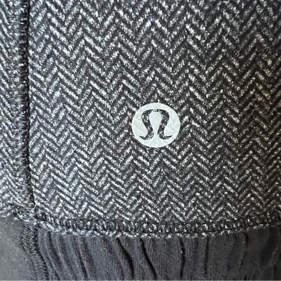 Lululemon Think Fast Hoodie Heathered Herringbone Black/Gray 26110 - Picture 12 of 14